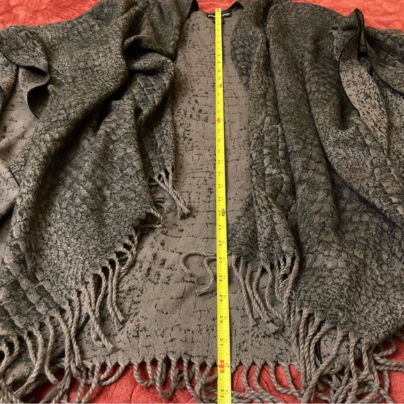 Elegant Dark Gray Patterned Poncho Shawl Wrap - Picture 7 of 8
